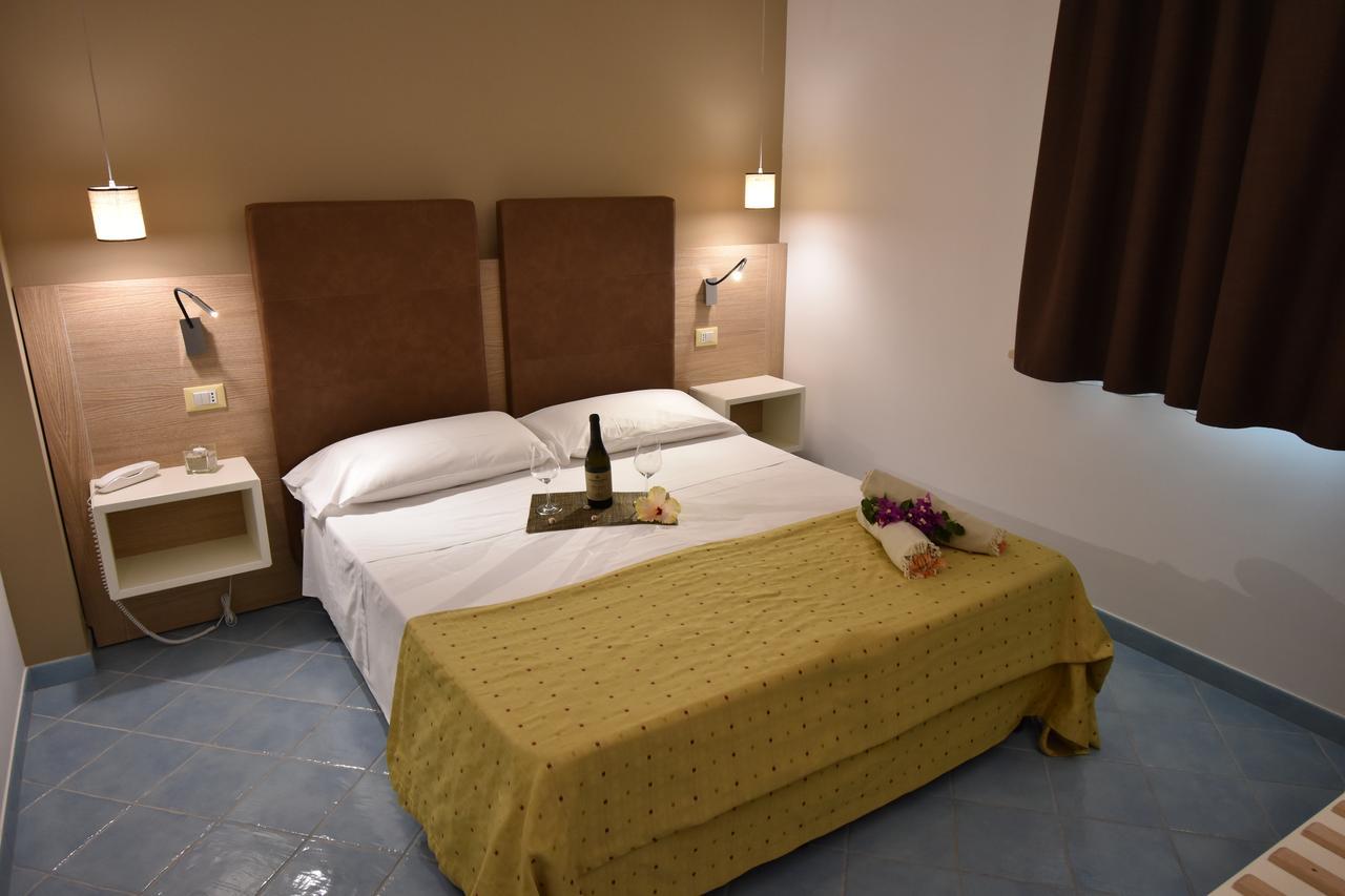 Baia Del Godano Resort & Spa Capo Vaticano Luaran gambar